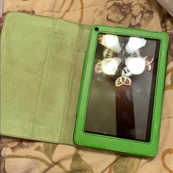 Kindle - Picture 2 of 3